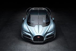 Narazil do bugatti za desítky milionů. Nehoda připomíná, jak důležité je dodržovat bezpečný rozestup