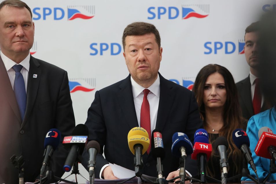 Černý den pro Okamuru. Soud uložil SPD třímilionov...