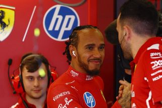 Komunikace ve Ferrari stále vázne. O dešti jsem neměl správné informace, stěžuje si Hamilton - Sport.cz