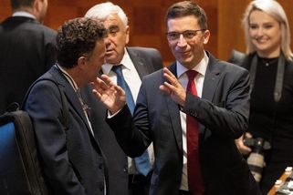Senát odmítl snížení sociálních odvodů pro živnostníky - Seznam Zprávy
