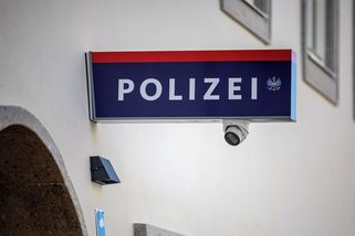 V Rakousku zadrželi čtyři dívky podezřelé z přepadení obchodu v Břeclavi - Novinky