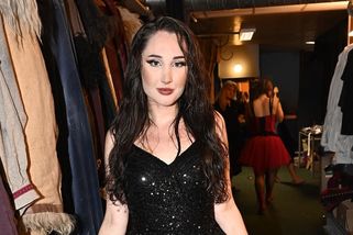 Grossové na Tenerife hodili něco do pití a odvezla ji záchranka. Stále má křeče! S varováním přišla Alice Bendová