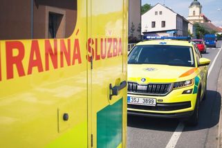 Praha daruje 45 vyřazených sanitních vozů spolku, který je převeze na Ukrajinu - Seznam Zprávy