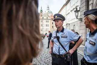 Poslanci přemýšlí o vlastní parlamentní stráži místo policie - Seznam Zprávy