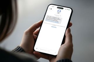 „Máte dluh u VZP.“ Falešné SMS tahají z Čechů peníze, mohou je i zadlužit