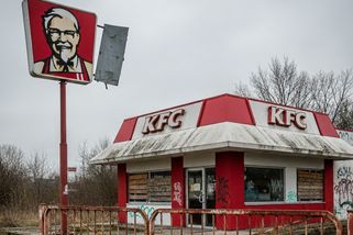 KFC rok po kauze: Propad tržeb i zisku. Jak se řetězci vymstilo mlčení? - Médium.cz