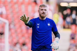 Slavia přichází o svou hvězdu. Reprezentační brankář míří do Arábie