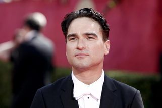 Leonard z Teorie velkého třesku utrpěl obrnu a opustil Hollywood