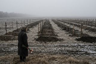Rusko ztrácí víc vojáků, než dokáže naverbovat. Kreml chystá drastické řešení