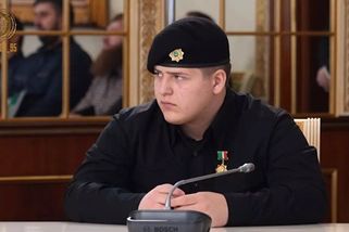 Adam Kadyrov se ztrapnil při čtení projevu, divil se i jeho otec - Novinky