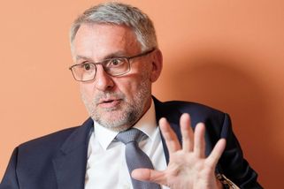 Platy členů bezpečnostních sborů porostou každý rok skoro o 3000 - Novinky