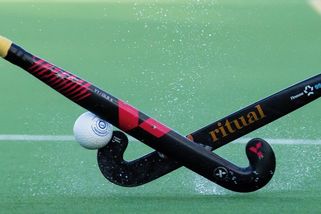 Obří trapas, hokejisté nevěřícně kroutili hlavou. Pořadatelé jim pustili hymnu nepřátelského souseda - Sport.cz