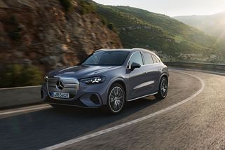 Nový Mercedes GLC nepřehlédnete, šokuje svítící maskou a obrovskou obrazovkou uvnitř - Novinky
