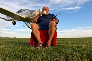 VIDEO: Top Gun z Velkého Poříčí. Piloti natočili vlastní parodii