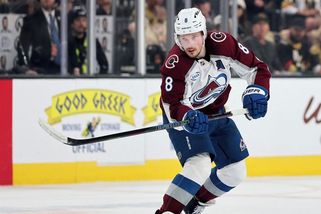Rekordní smlouva v NHL. Nečasův spoluhráč prorazil magickou hranici - Sport.cz