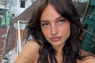 Krásná brunetka si ve spánku kousala ret, ráno ji čekal šok: „Za 12 hodin musím na imigrační!“ - Super.cz