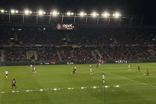Ženská kecá do fotbalu: Sparta se ztrapnila s Pardubicemi, Ryneš i Kuchta měli jít ven - Médium.cz