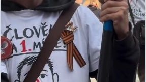 Za symbol „Z“ na tričku hrozí muži tři roky vězení - Novinky