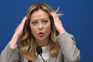 Meloniová slíbila zákaz zahalování tváří v italských školách a méně cizinců ve třídách - Novinky