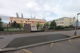 Prošlá vejce v uhlířských špagetách. Hygienici ukázali možného původce salmonelózy ve školní jídelně - Novinky