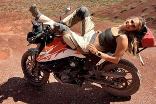 Krásná Češka sedla na motorku a s minimem zkušeností projela Jižní Ameriku. Její cesta je na sítích hitem - Garáž.cz