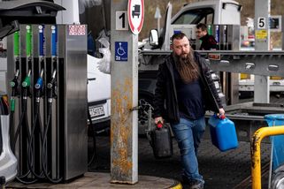 Vláda znovu zavádí regulaci cen benzínu a nafty - Novinky