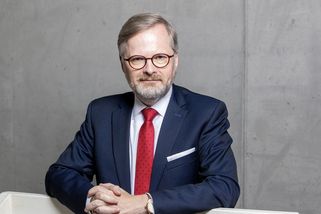 Premiér: Počítáme s vojenskou pomocí Ukrajině, zapojíme se i do obnovy země - Seznam Zprávy