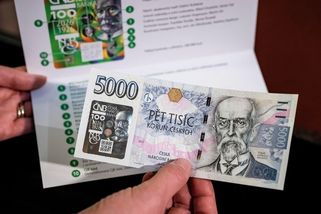 ČNB vydala speciální pětitisícikorunu - Novinky
