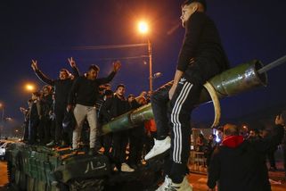 Asad prchl ze Sýrie. „Režim padl,“ hlásí povstalci i exilová opozice - Novinky