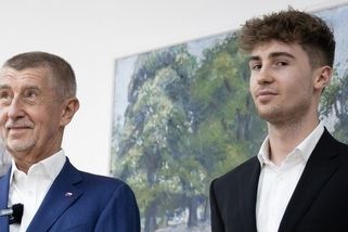 Babiš vzal Frederika mezi diplomaty. Syn i reakce na něho překvapili