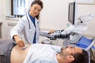 Lék na nejzákeřnější rakovinu může být v Česku do několika měsíců