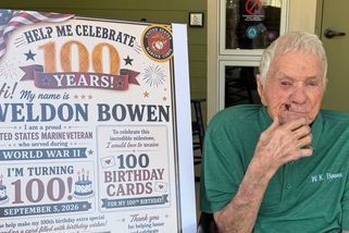 Americkému veteránovi lidé ke 100. narozeninám poslali přes 4000 papírových přání - Novinky