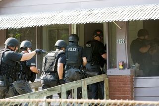 Vydírání falešným voláním policie končí i smrtí. Fenomén z USA se dostal do Evropy - Seznam Zprávy
