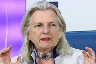 Není náhoda, že Hitler byl Rakušan, kope exministryně do vlastní země. Teď žije v Rusku - Novinky