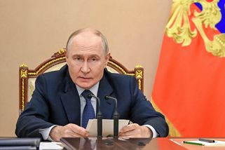 Rusko chtělo podle Putina obnovit jednání s Ukrajinou, ta ale udeřila na volby - Seznam Zprávy