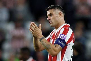 Fotbalistu Xhaku podezřívají, že měl falešný očkovací certifikát - Seznam Zprávy