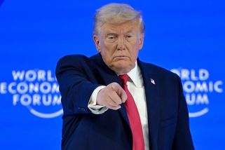 Trump odhalil uniformy Vesmírných sil. Inspirací je film s fašistickou estetikou