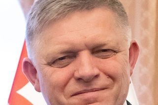 Fico zpochybňuje princip kolektivní obrany NATO. Bezpečí poskytované aliancí mu ovšem nesmrdí. - Médium.cz