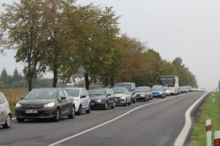 Na Dny NATO míří davy lidí ze všech stran, okolo letiště se tvoří dlouhé kolony - Novinky