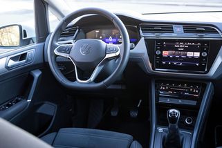 Německý úřad prověřuje závadu řízení u vozů Volkswagen a Audi - Novinky