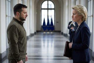 Devadesát miliard důvodů, proč se Kyjev ještě nevzdal