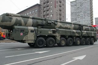 Putinovy jaderné hrozby přestávají fungovat a mají opačný efekt. Sever mu vzkázal, co si myslí, a Kreml zůstal bez odpovědi