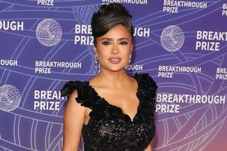 Salma Hayek oslavou narozenin potěšila fanoušky: Ukázala se jim zcela nahá - Super.cz