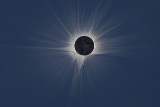 Matematici z VUT zachytili na snímku zatmění Slunce koronální díru