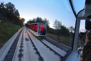 Video: Projeďte se lanovkou na Petřín. Natočili jsme jízdu v 360 stupních - Seznam Zprávy