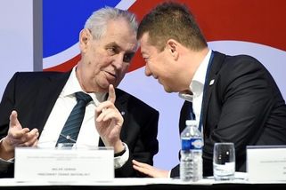 Okamura je podvodník, Rajchl komediant, Zeman je s...