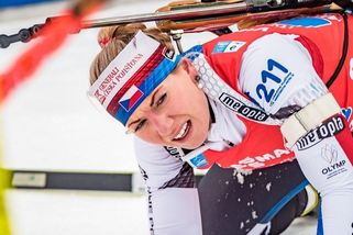 Štafeta útočila na medaili! Hrozivý pád finišmanky jí sebral naděje - Sport.cz