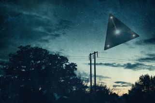 Na obloze nad Íránem natočili záhadná světla, mluví se o UFO