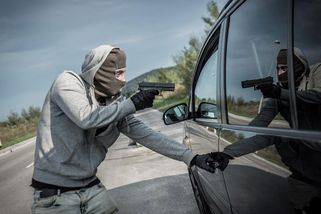 Unesli muže s chudými kamarády, museli dát obří slevu na výkupném - Novinky