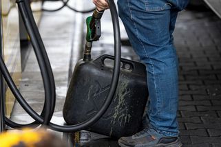 Benzin v Česku je kvůli dění na Blízkém východě po dvou letech opět za 40 Kč - Novinky